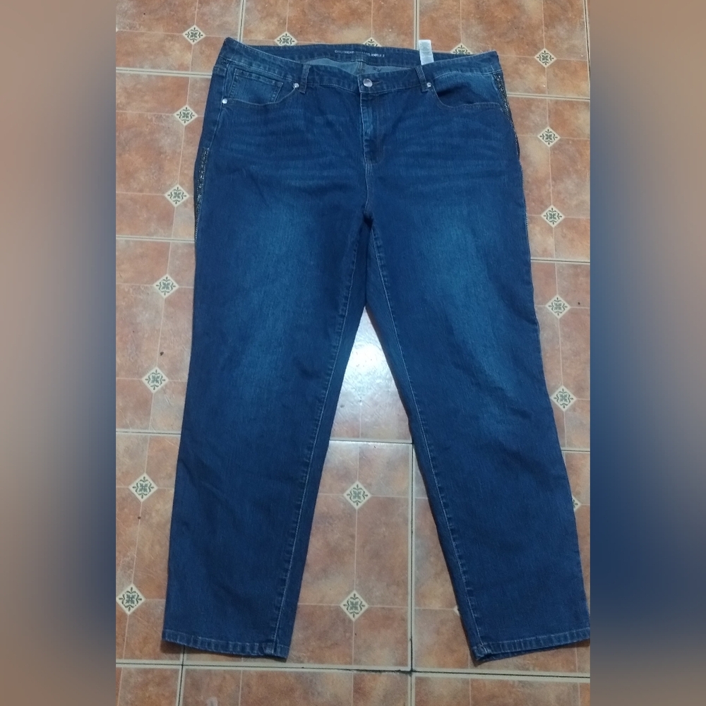 EUC Girlfriend Jeans By chicos Size L